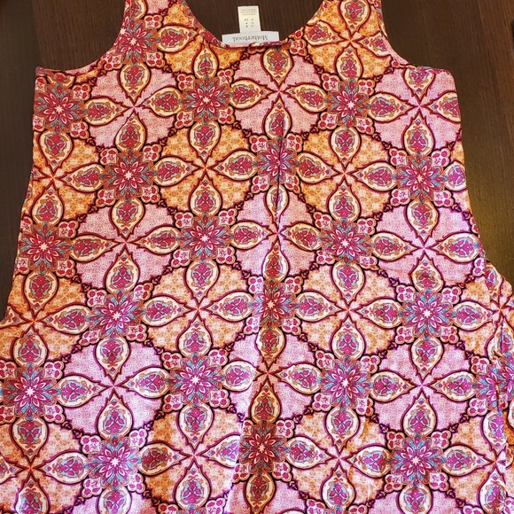 Motherhood Maternity tank top. Size Small. Flattering print.Comfortable stylish - Picture 2 of 4